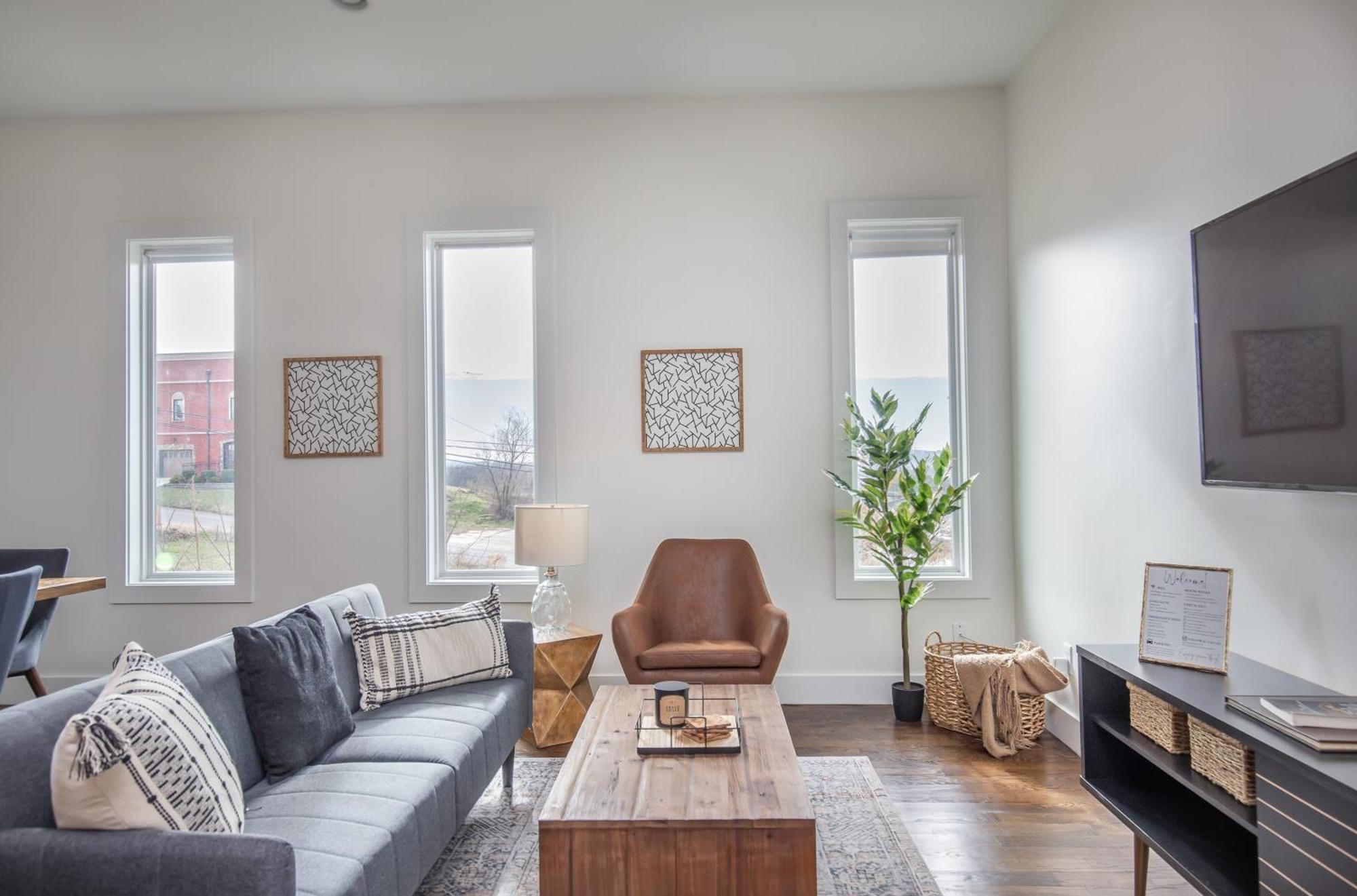 Whiskey House With Rooftop Golf, City Views! 8Min To Downtown! Sleeps 9! 내슈빌 외부 사진