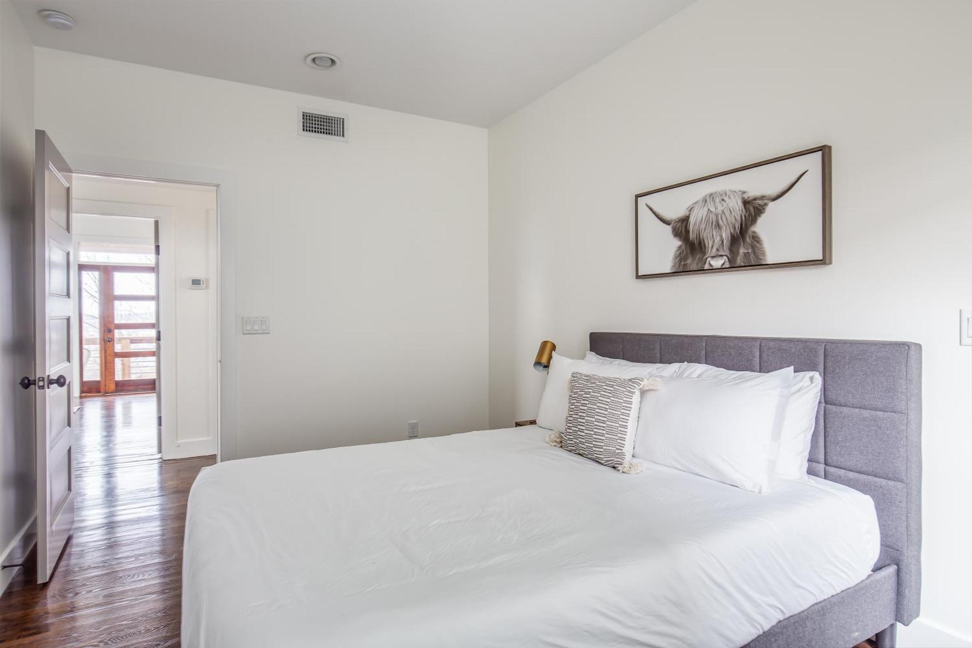 Whiskey House With Rooftop Golf, City Views! 8Min To Downtown! Sleeps 9! 내슈빌 외부 사진